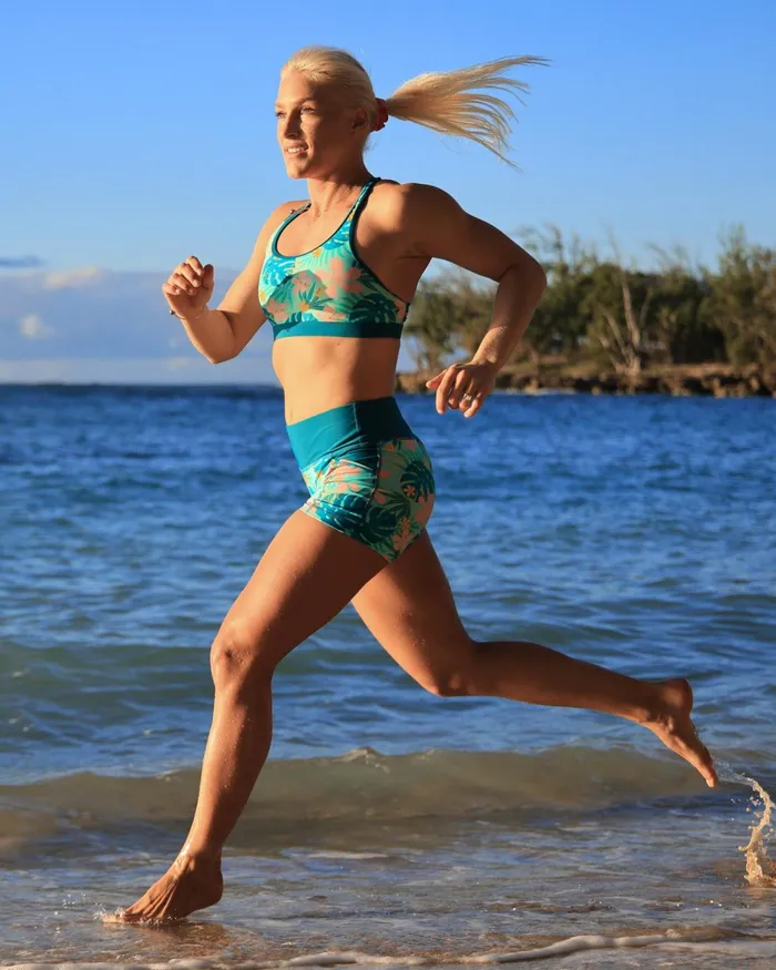 Body Glove Gym To Swim Flor Nove Equalizer Sports Bra 8211 Flor Nove Sea Mist 8211 Women Body Glove Gym To Swim Flor Nove Equalizer Sports Bra 8211 Flor Nove Sea Mist 8211 Women