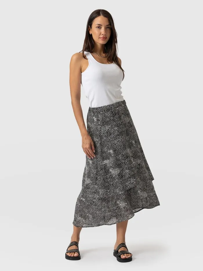 Etta Layered Skirt 8211 Monochrome Gothica Monochrome Gothica Women Saint And Sofia Skirts Etta Layered Skirt 8211 Monochrome Gothica Monochrome Gothica Women Saint And Sofia Skirts