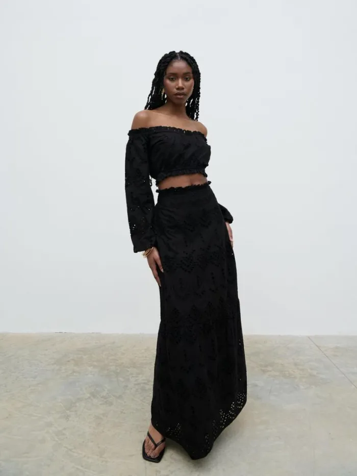 Pretty Lavish Tops Women Lilla Broderie Cropped Top Black