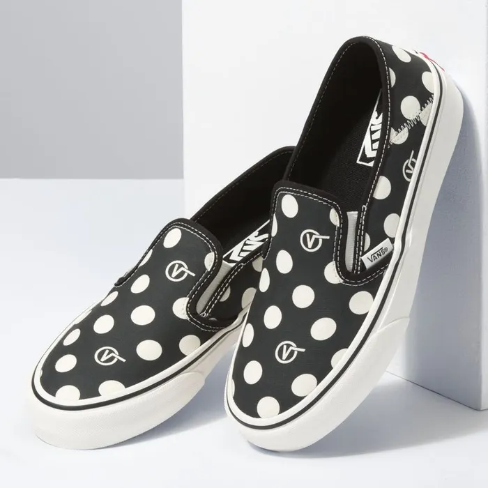 Surf Vibes Women Vans Polka VDot SlipOn SF Blackmarshmallow Surf Vibes Women Vans Polka VDot SlipOn SF Blackmarshmallow