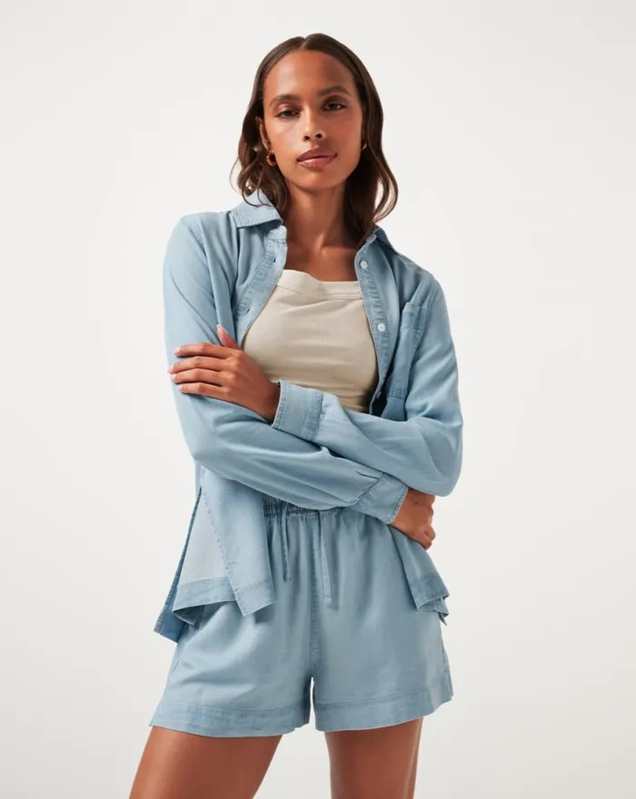 Women CHAMBRAY BUTTON DOWN LONG SLEEVE Light Wash TravisMathew Shirts and Tops